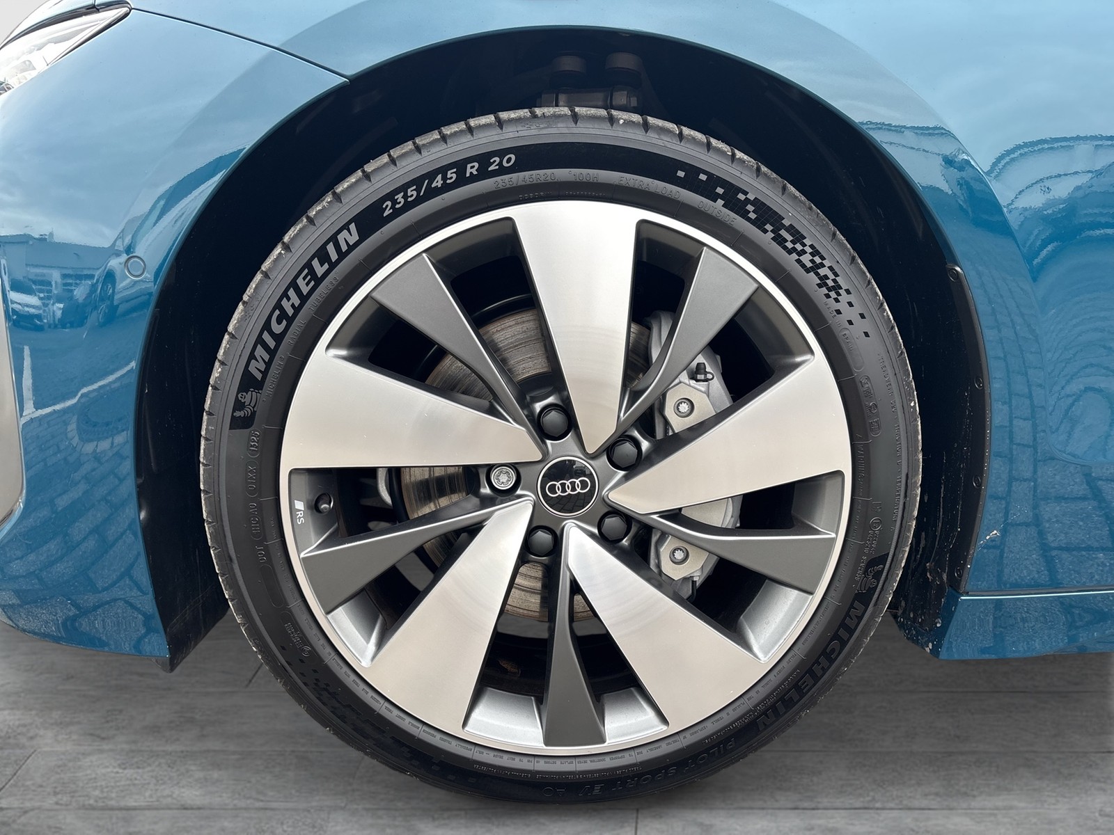 Audi A6 e-tron Avant performance S LINE 360°CAM LM20