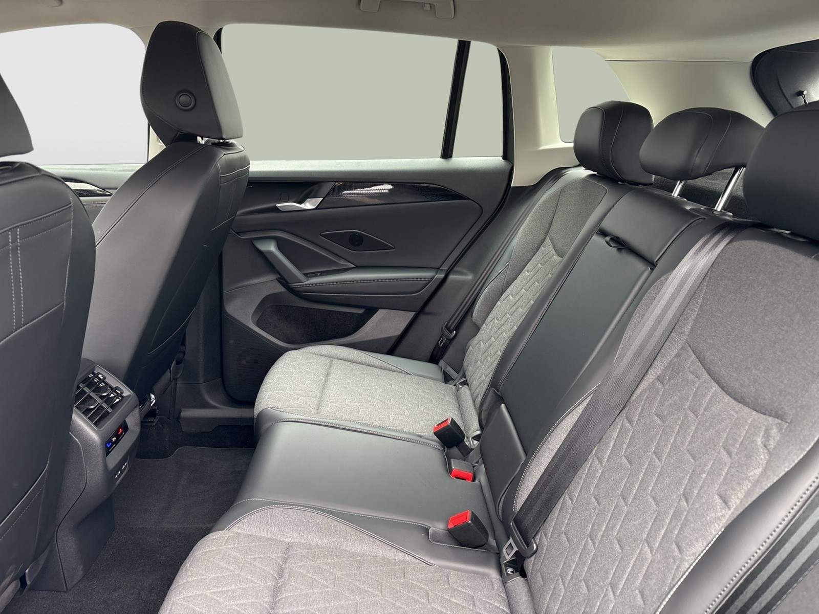Volkswagen Tiguan 1.5 HYBRID LIFE AHK CAM ACC LM18 NAVI