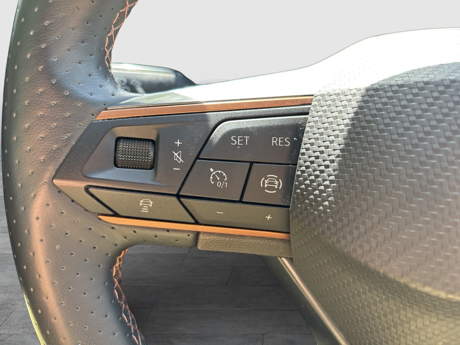 Cupra Formentor 2.0 AHK ACC LM18 CARPLAY SITZHEIZUNG