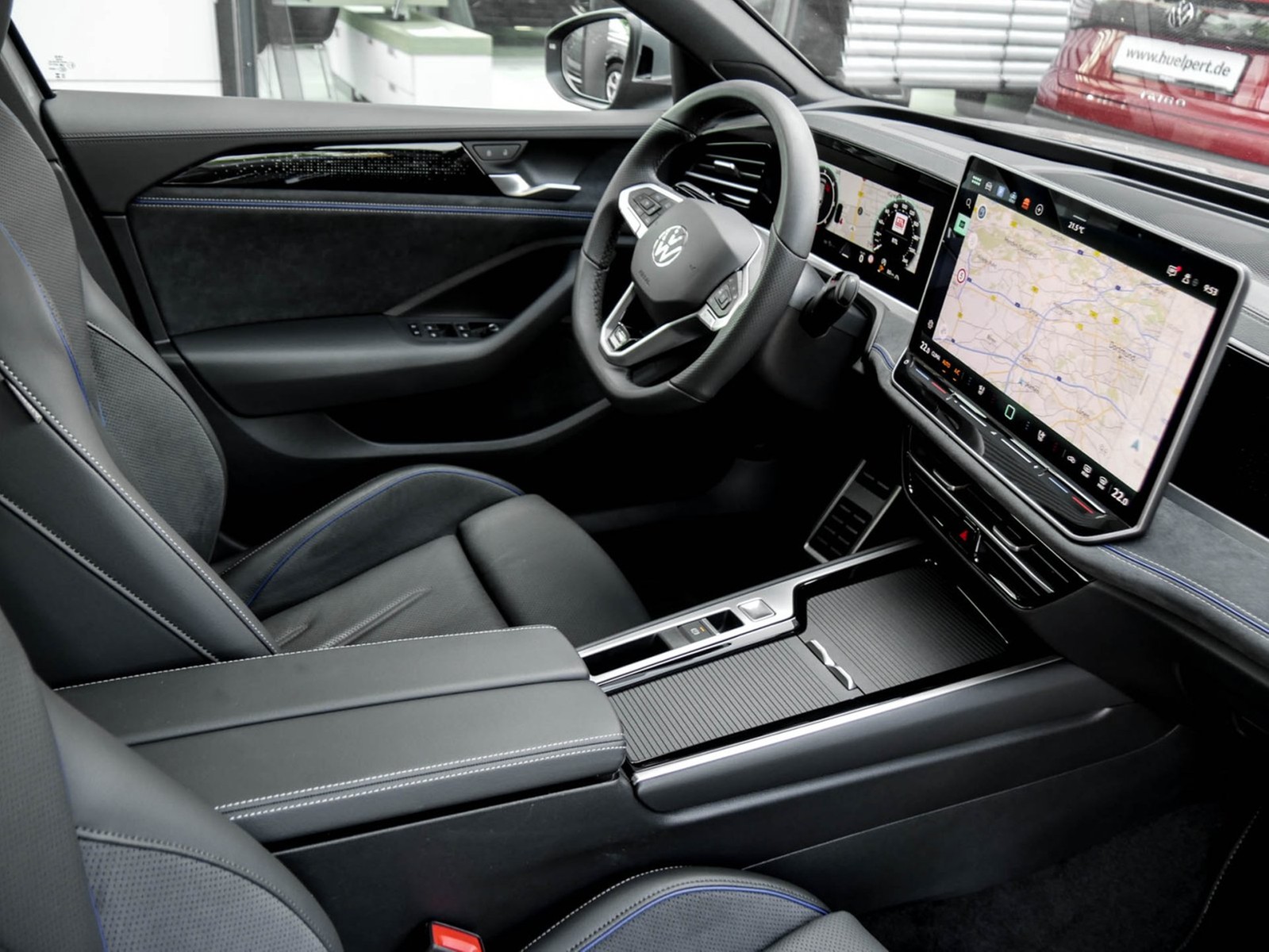 Volkswagen Passat Variant 2.0 R-LINE 4X4 NEUES MODELL PANO