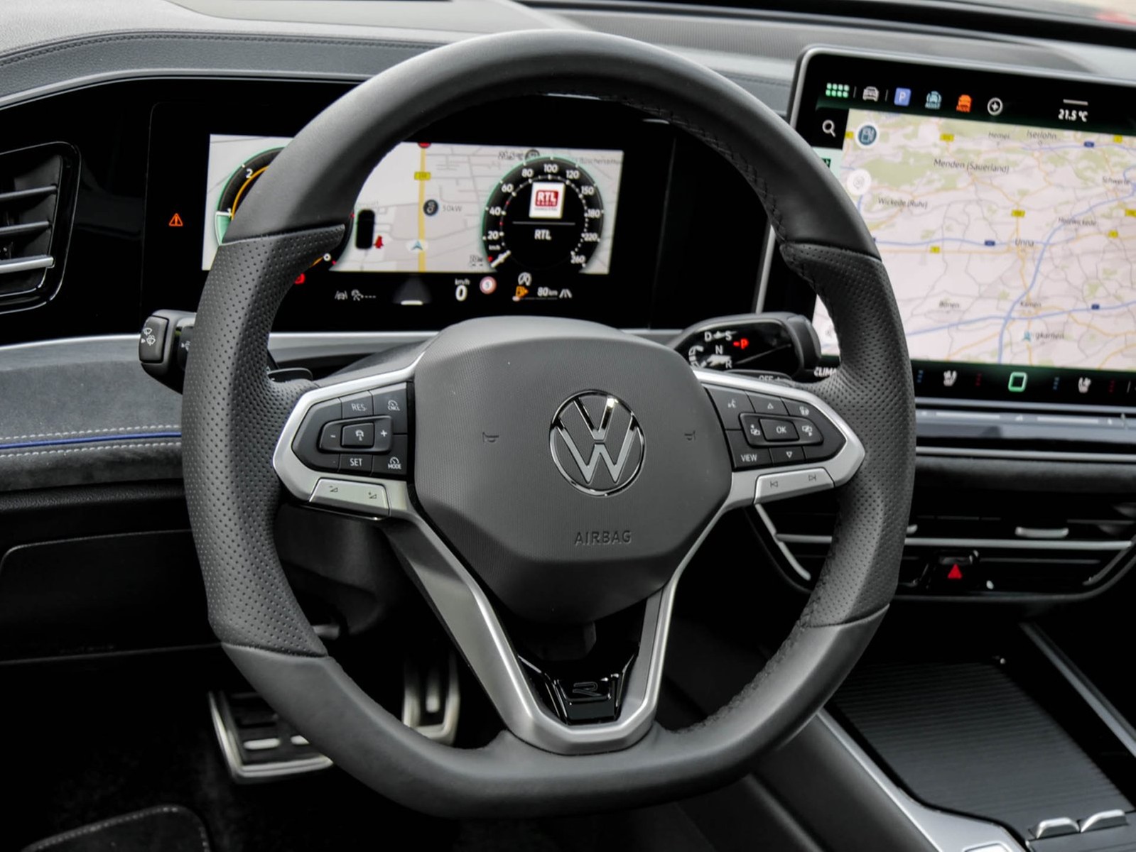Volkswagen Passat Variant 2.0 R-LINE 4X4 NEUES MODELL PANO