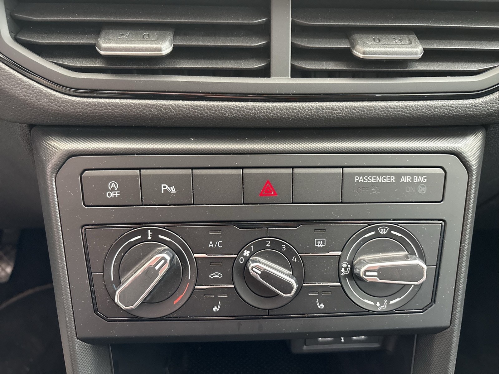 Volkswagen T-Cross 1.0 CARPLAY SITZHEIZUNG LED EINPARKHILFE