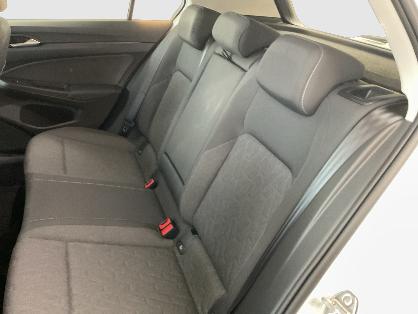 Volkswagen Golf VIII 1.5 eTSI LIFE CAM ACC CARPLAY SITZHEIZ