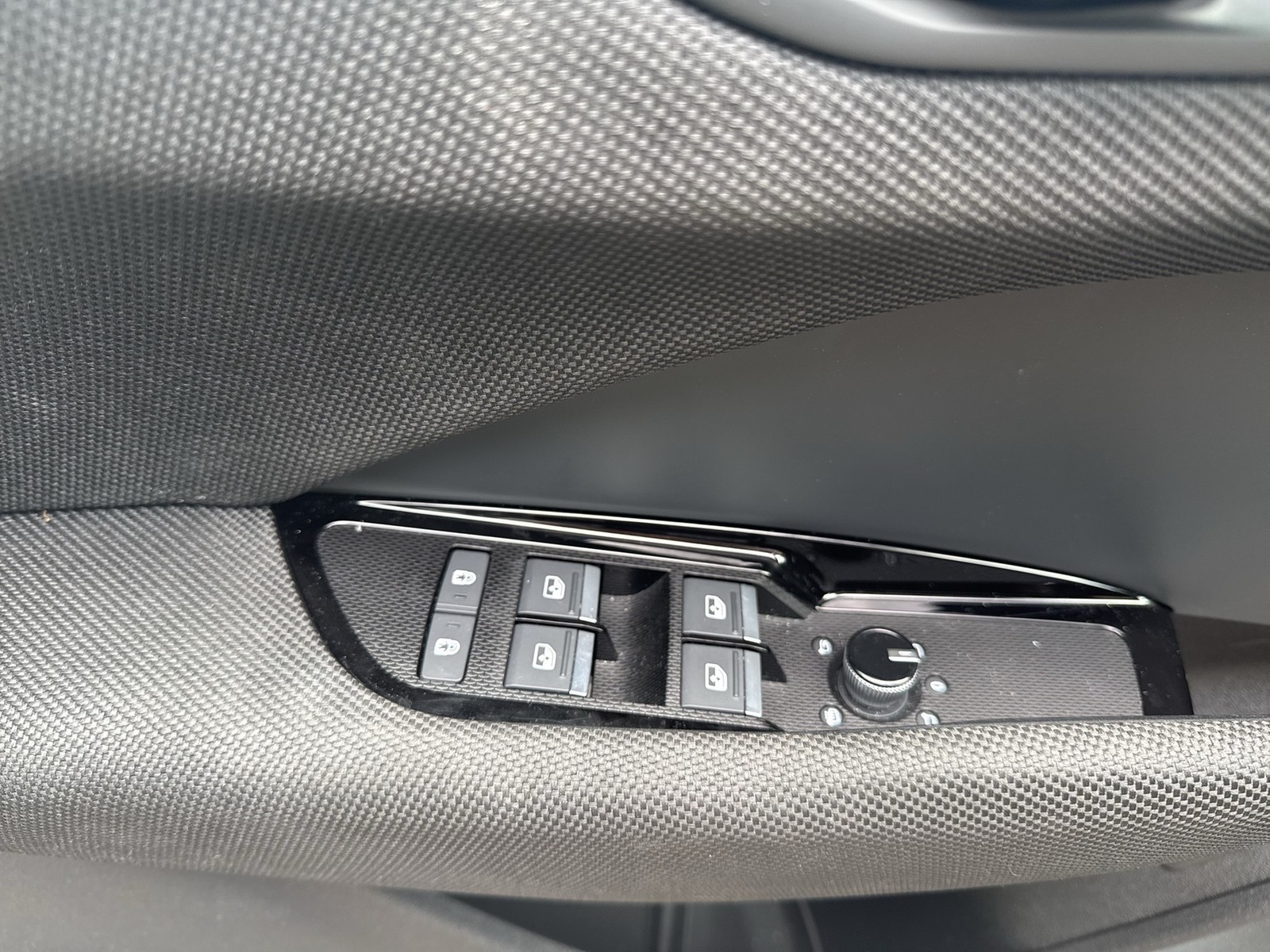 Audi Q3 S LINE NEUES MODELL CAM ACC LM19 EKLAPPE NAVI