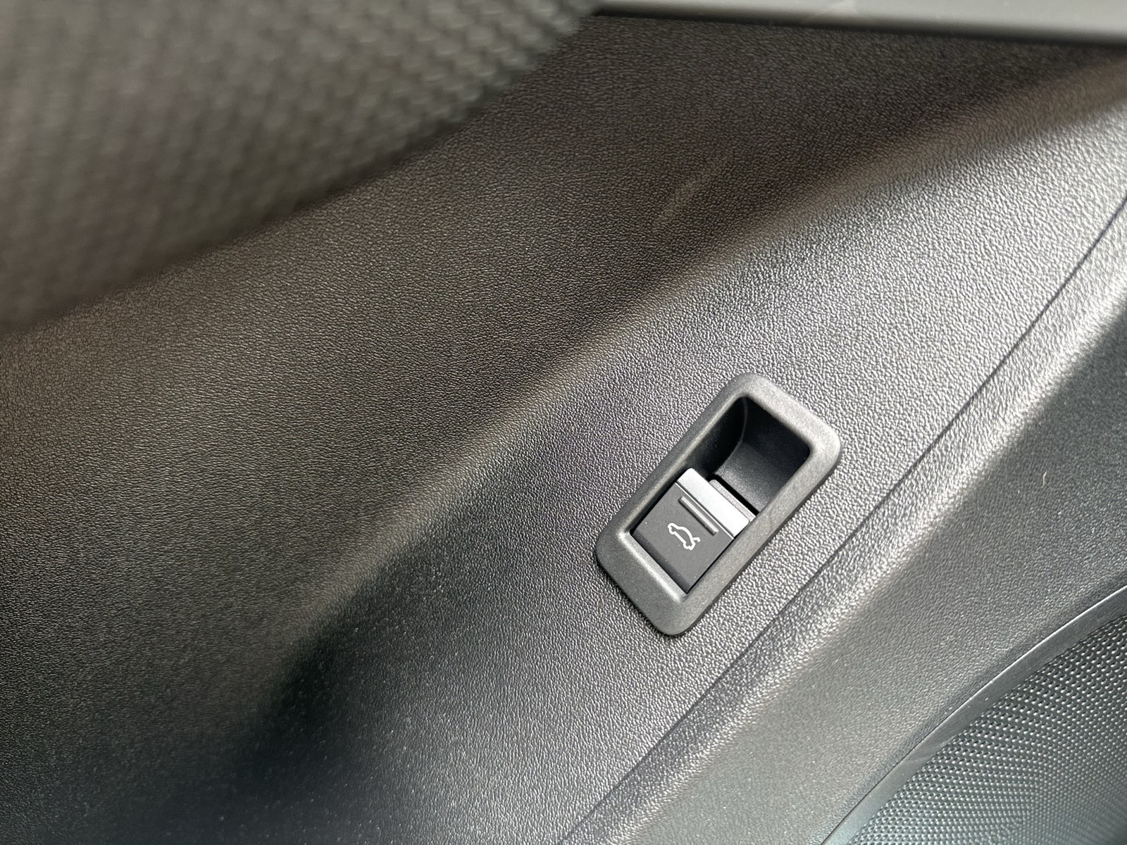 Audi Q3 S LINE NEUES MODELL CAM ACC LM19 EKLAPPE NAVI