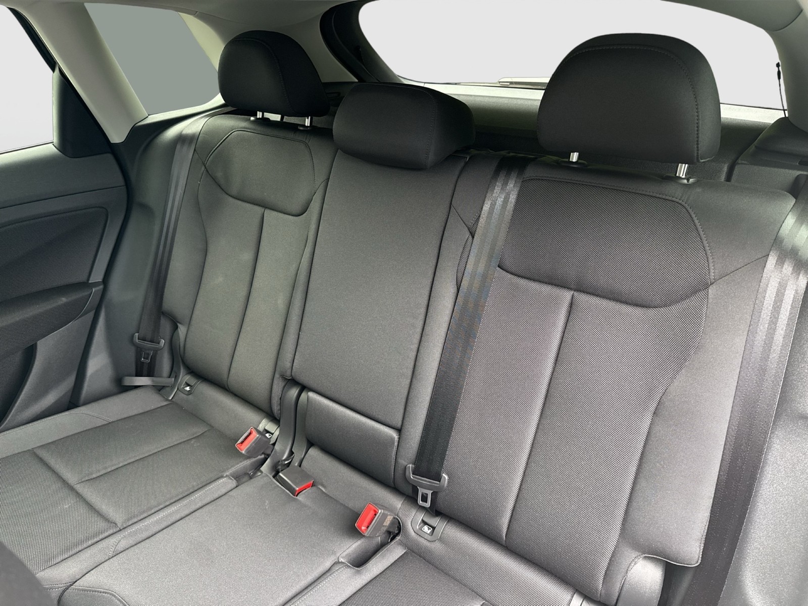 Audi Q3 S LINE NEUES MODELL CAM ACC LM19 EKLAPPE NAVI