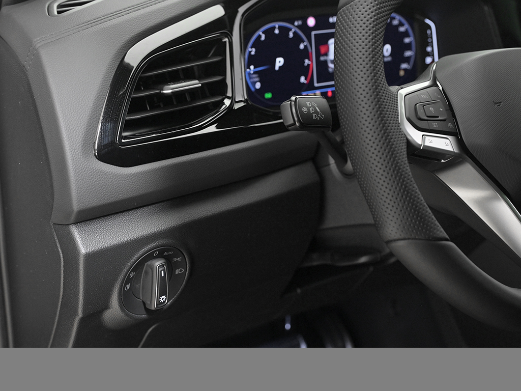 Volkswagen T-Roc 1.5 R-LINE DSG BLACKSTYLE PANO eKLAPPE AHK