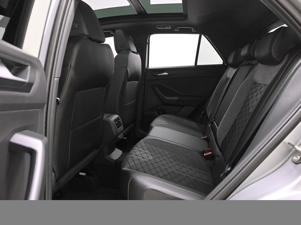Volkswagen T-Roc 1.5 R-LINE DSG BLACKSTYLE PANO eKLAPPE AHK