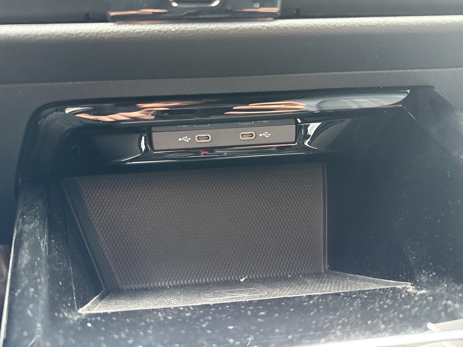 Volkswagen Golf 1.5 eTSI R-LINE BLACKSTYLE AHK KAMERA ACC