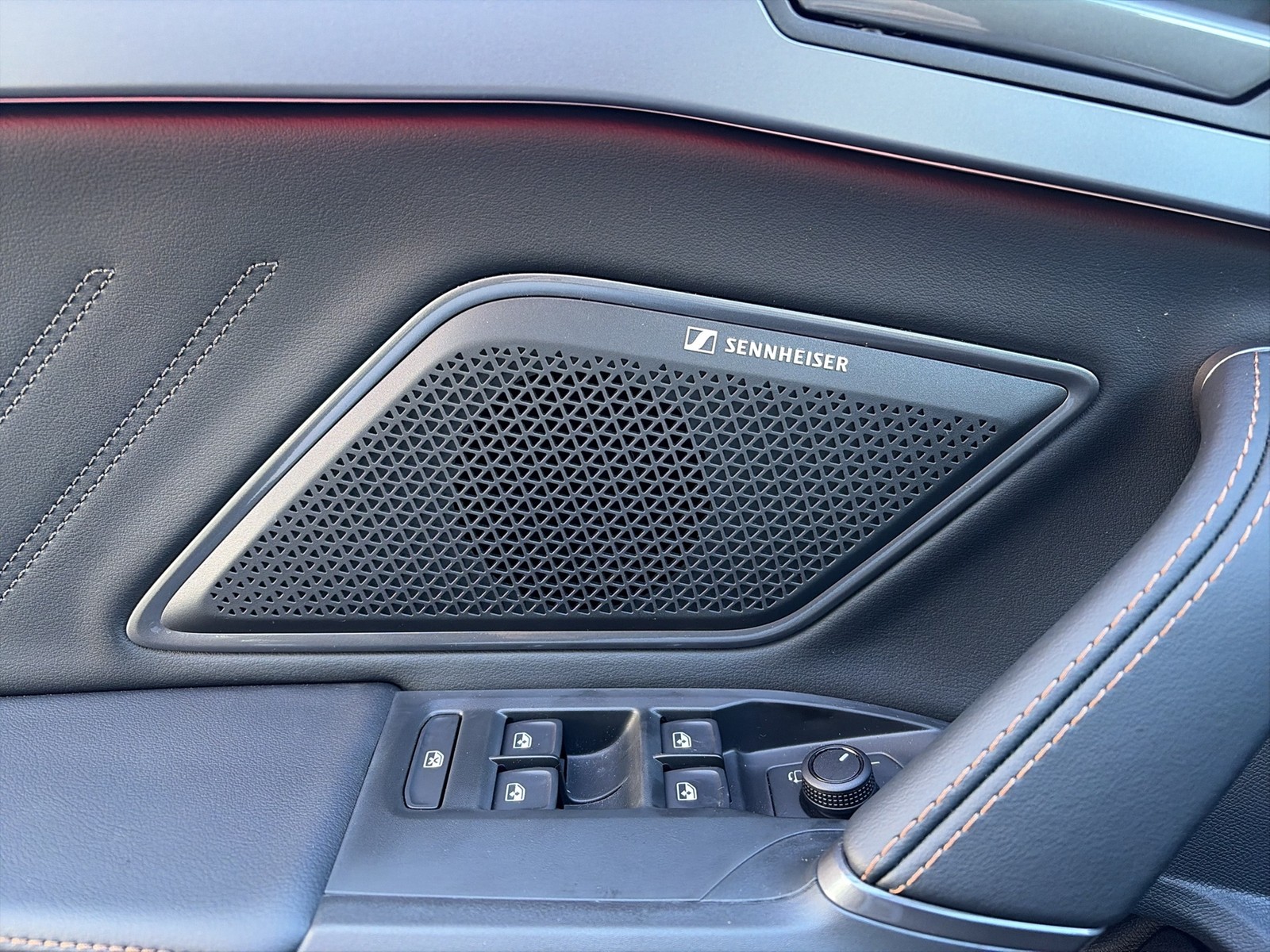 Cupra Formentor 1.5 eTSI SENNHEISER AHK CAM ACC LM18