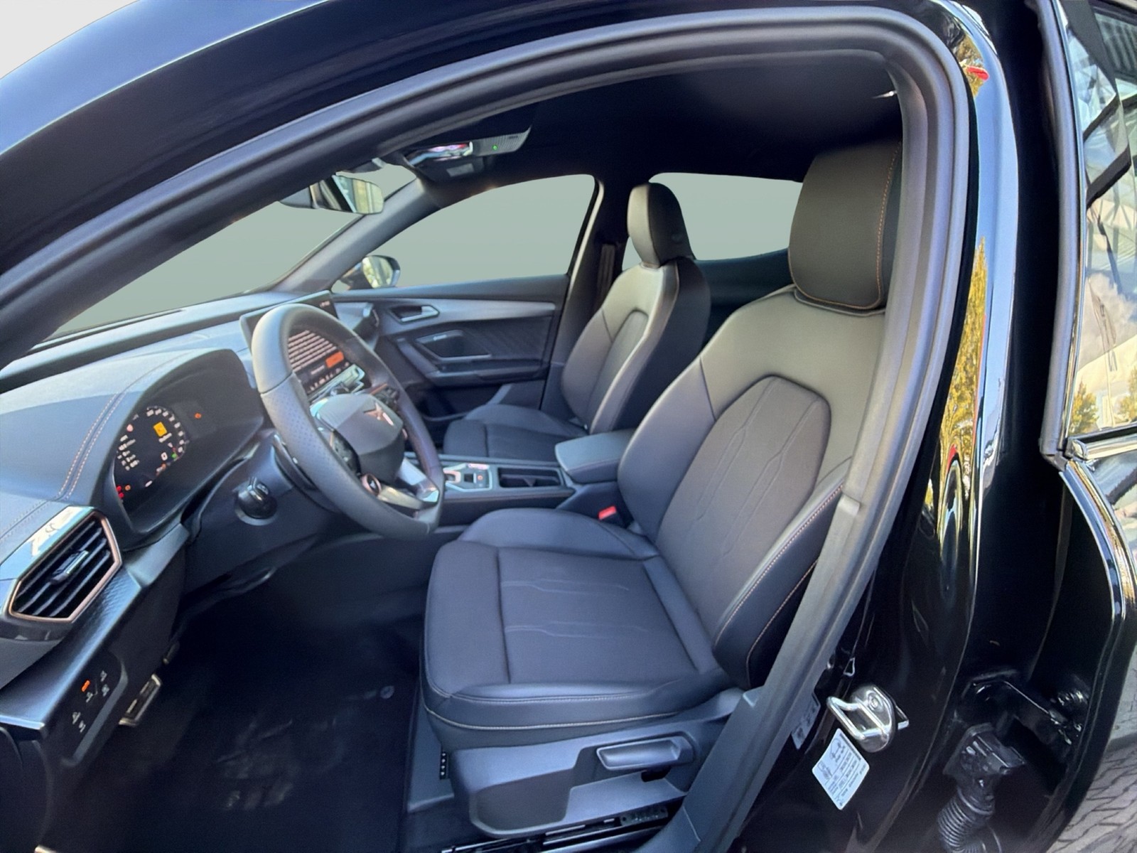 Cupra Formentor 1.5 eTSI SENNHEISER AHK CAM ACC LM18