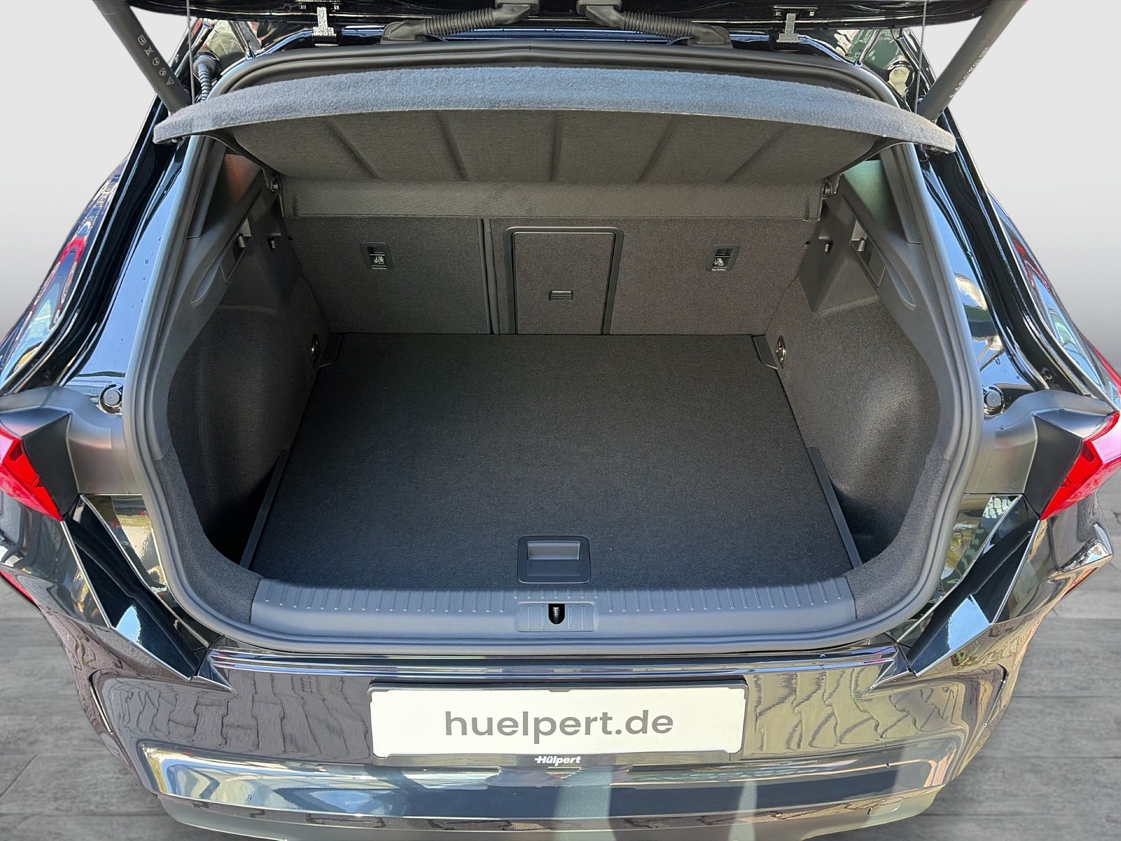 Cupra Formentor 1.5 eTSI SENNHEISER AHK CAM ACC LM18
