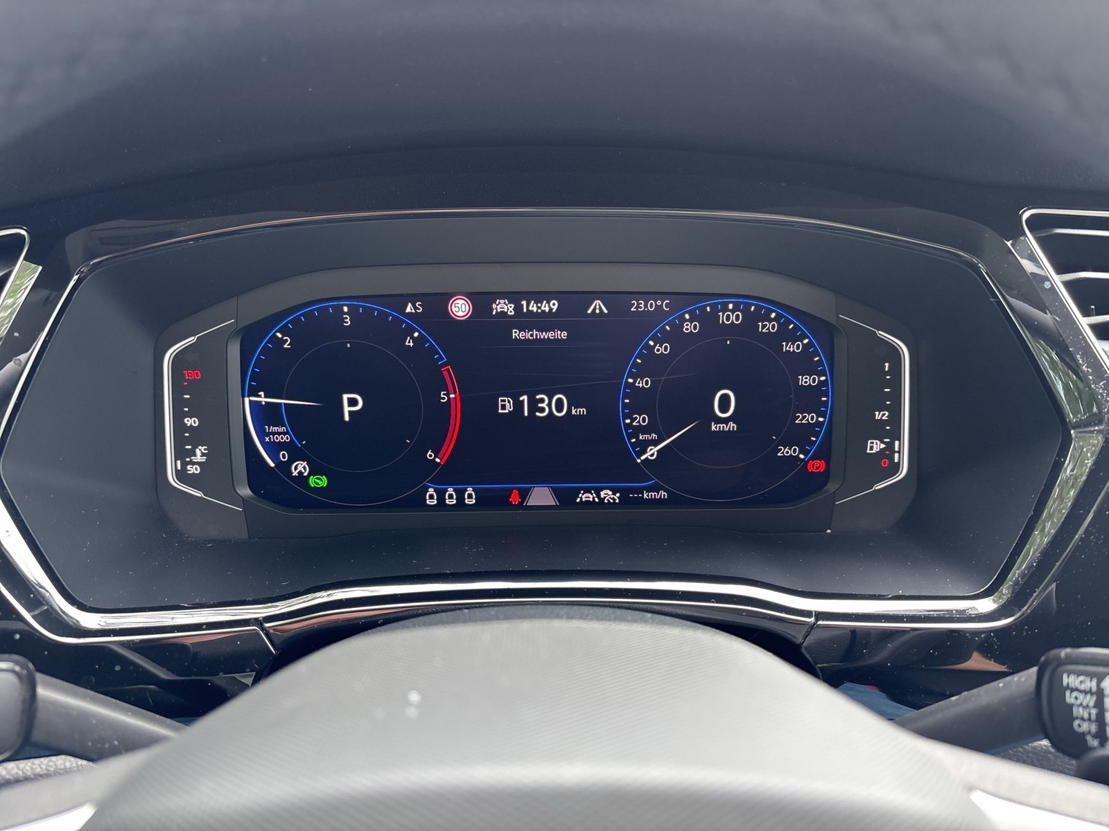 Volkswagen Touran 2.0 HIGHLINE AHK ACC LM17 NAVI CARPLAY