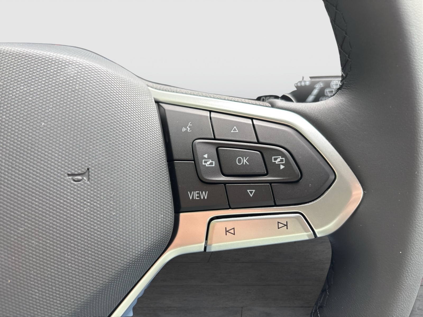 Volkswagen Touran 2.0 HIGHLINE AHK ACC LM17 NAVI CARPLAY