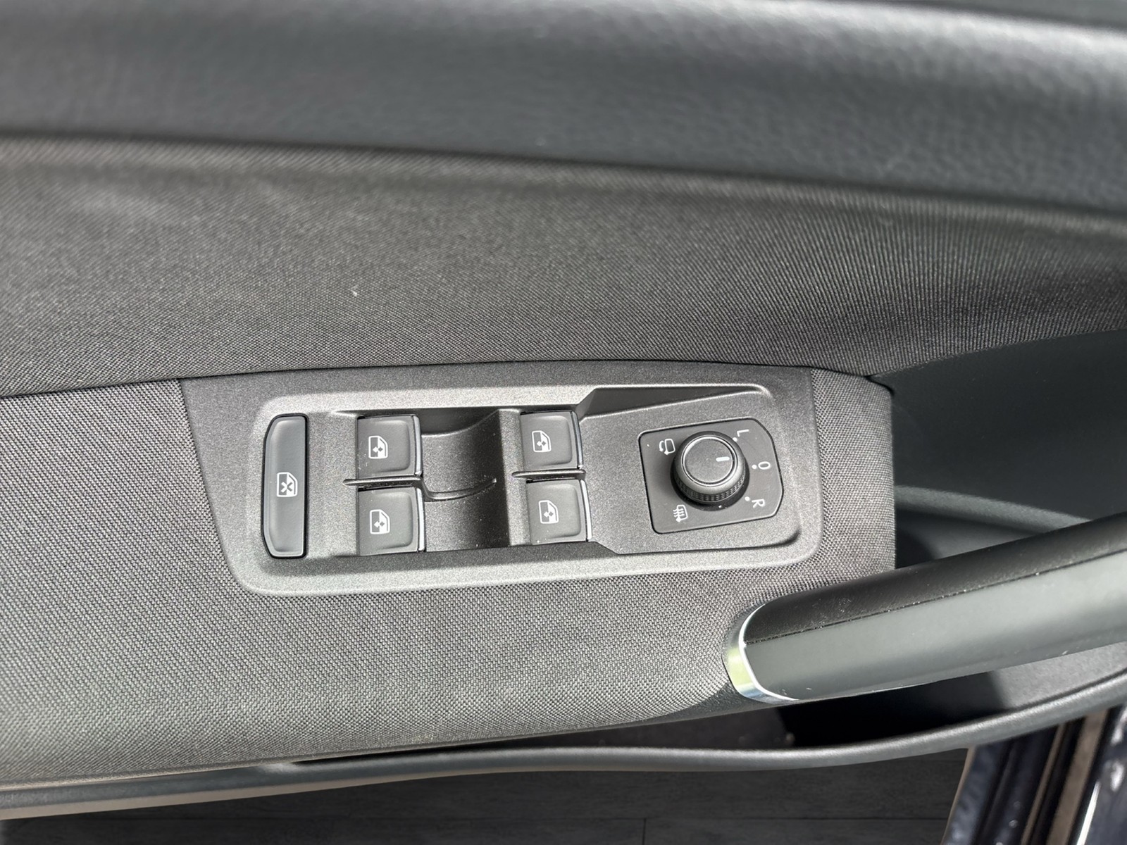 Volkswagen Touran 2.0 HIGHLINE AHK ACC LM17 NAVI CARPLAY