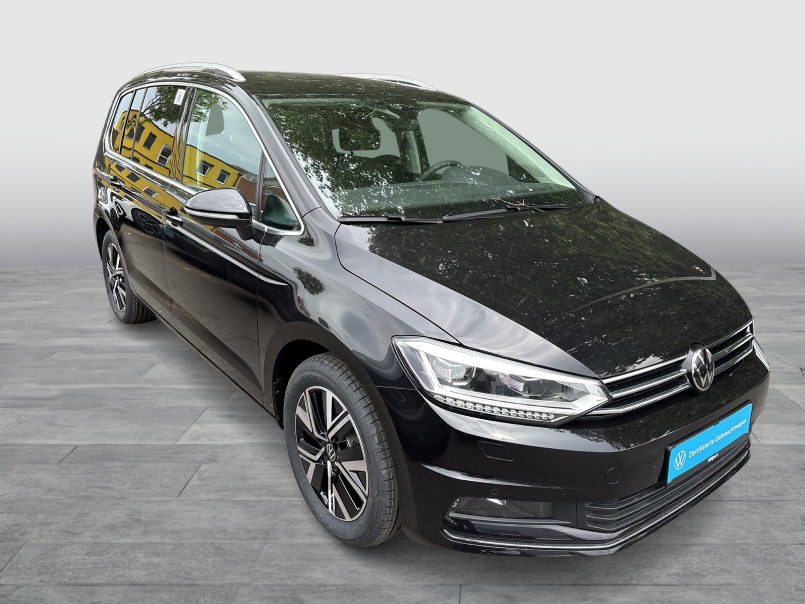 Volkswagen Touran 2.0 HIGHLINE AHK ACC LM17 NAVI CARPLAY