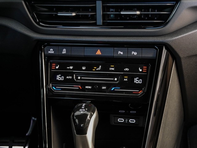 Volkswagen T-Roc 1.5 R-LINE BLACK STYLE AHK CAM ACC LM19