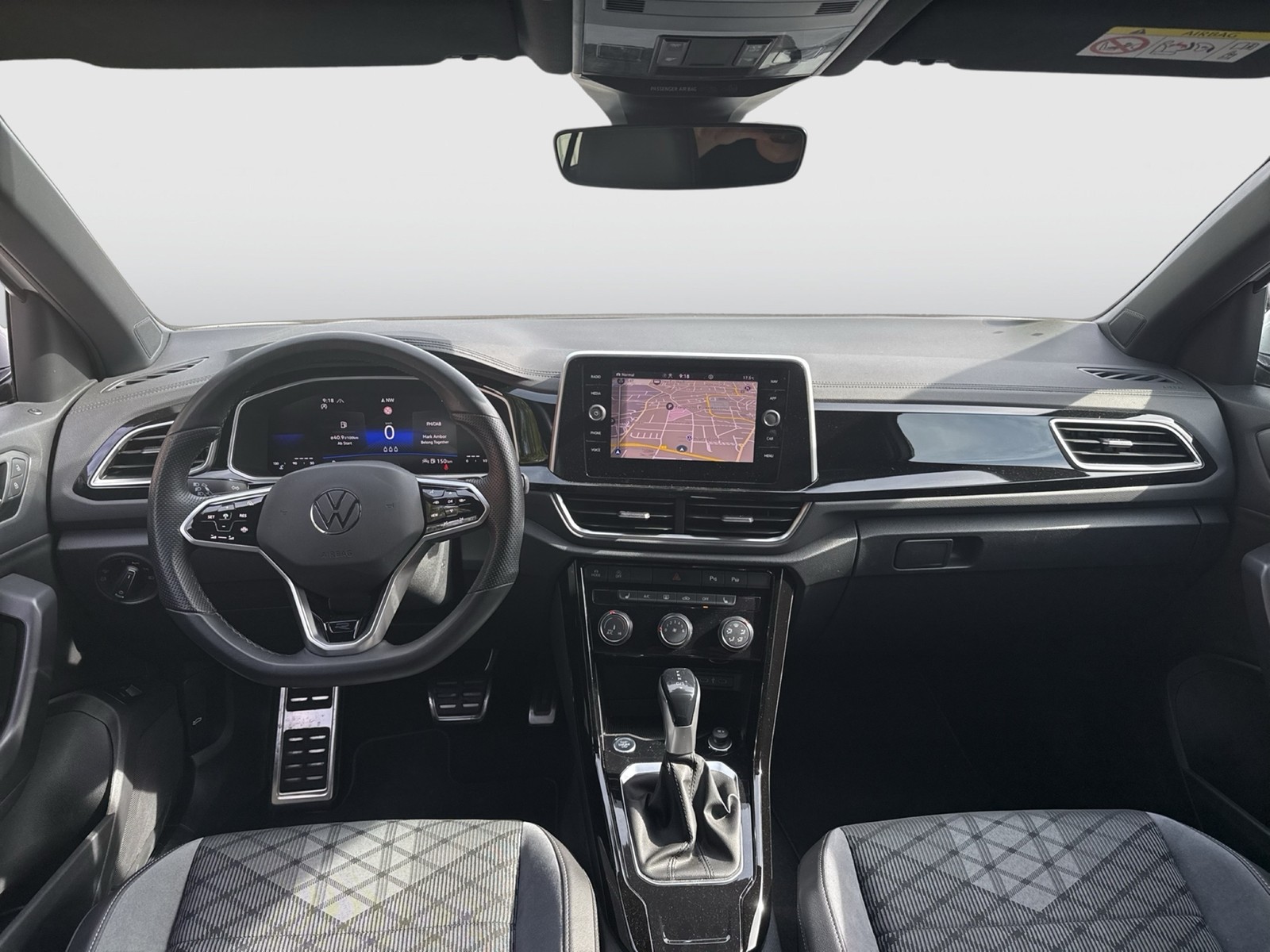 Volkswagen T-Roc 1.5 R-LINE AHK ACC eKLAPPE NAVI LED+