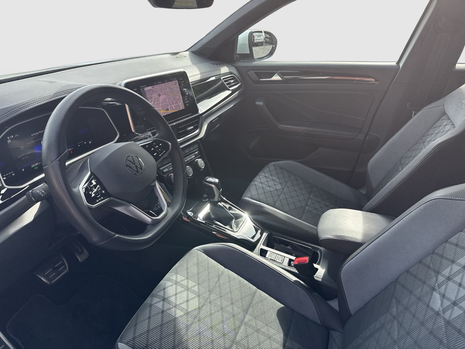 Volkswagen T-Roc 1.5 R-LINE AHK ACC eKLAPPE NAVI LED+
