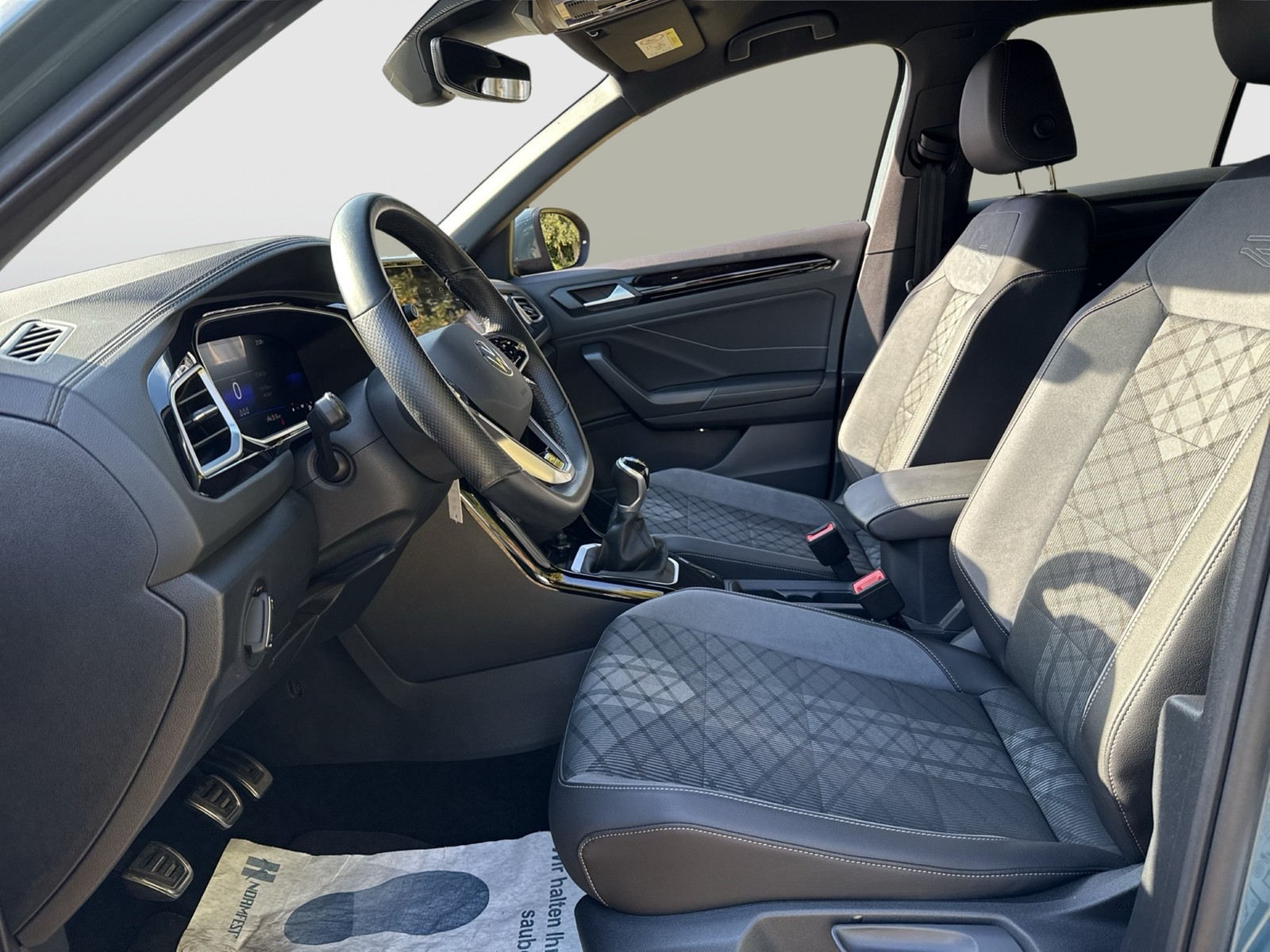 Volkswagen T-Roc 1.0 R-LINE KAMERA LED CARPLAY ALU17"