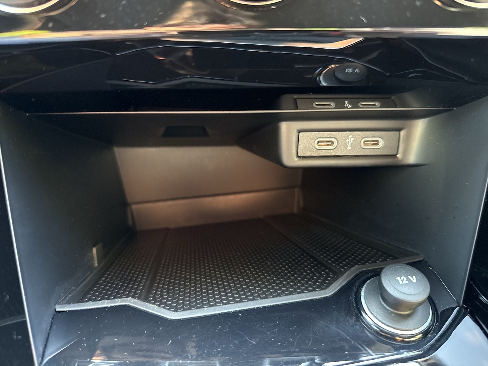 Volkswagen T-Roc 1.0 R-LINE KAMERA LED CARPLAY ALU17"
