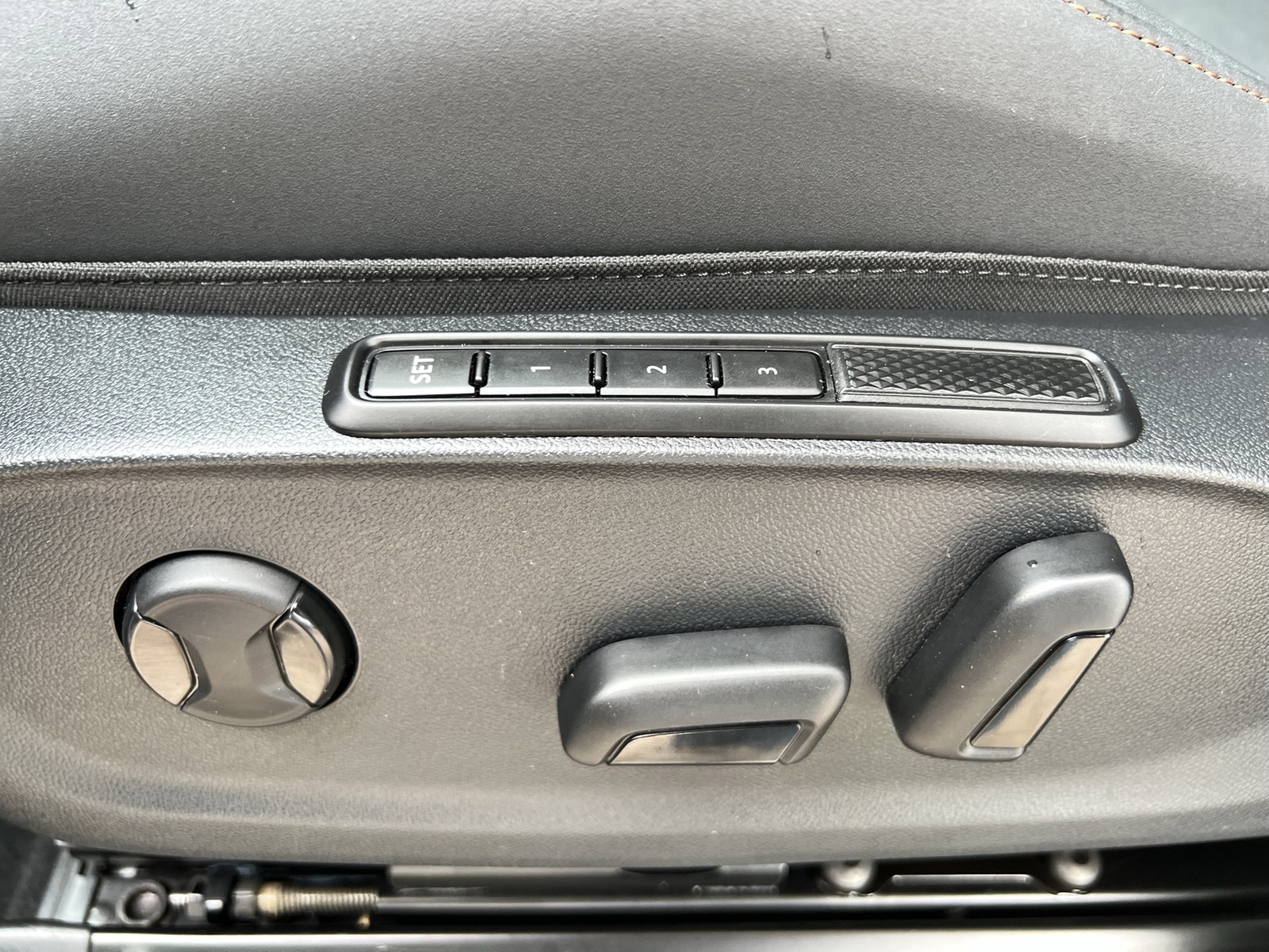 Cupra Terramar 1.5 eTSI 360°CAM ACC LM18 E-KLAPPE NAVI
