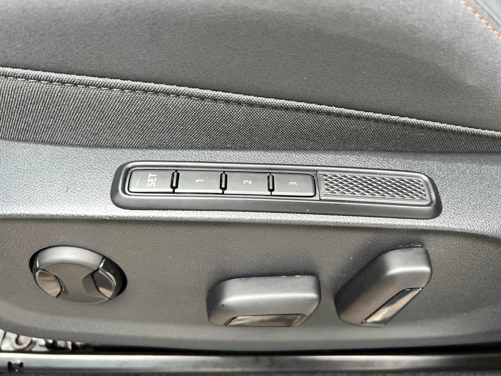 Cupra Terramar 1.5 eTSI 360°CAM ACC LM18 E-KLAPPE NAVI