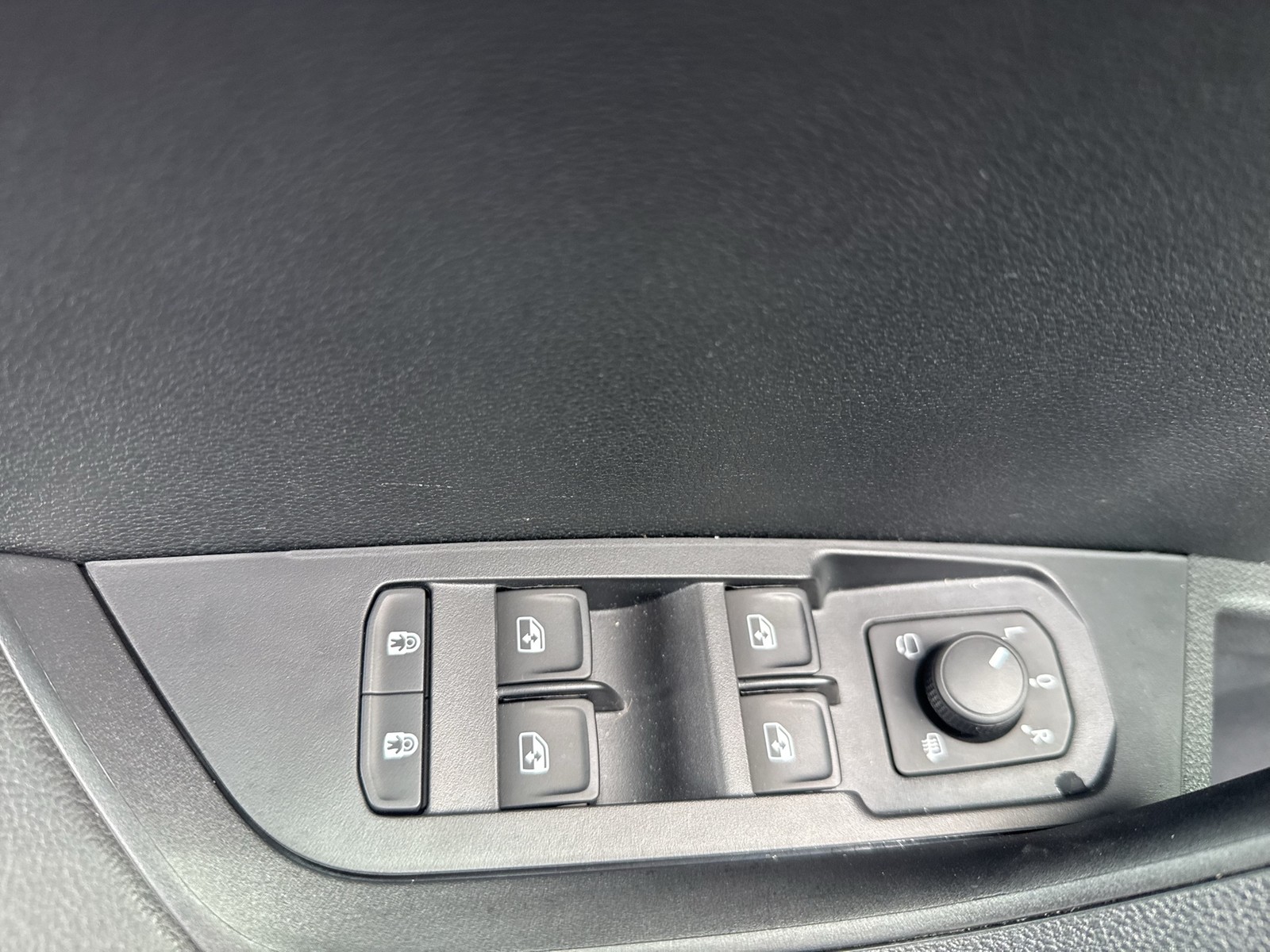 Skoda Karoq 1.5 SELECTION CAM ACC NAVI LM17 CARPLAY
