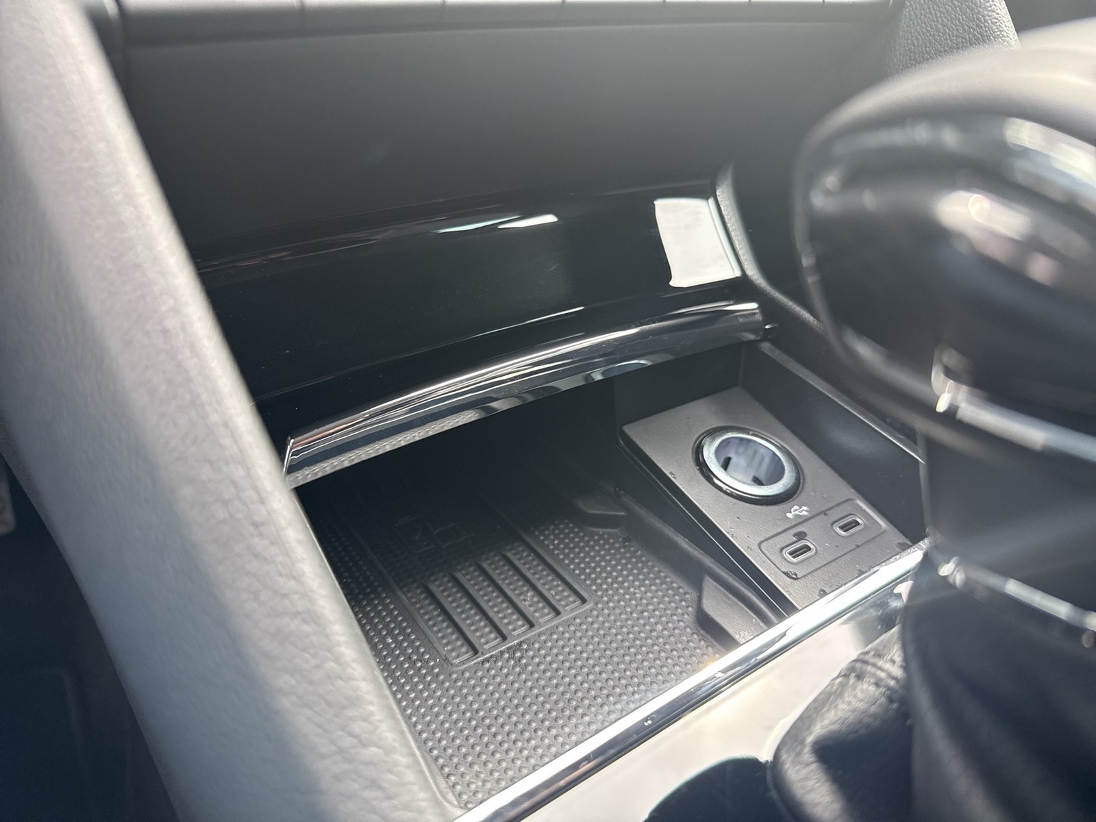 Skoda Karoq 1.5 SELECTION CAM ACC NAVI LM17 CARPLAY