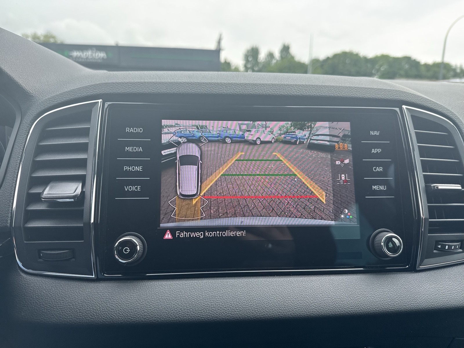 Skoda Karoq 1.5 SELECTION CAM ACC NAVI LM17 CARPLAY