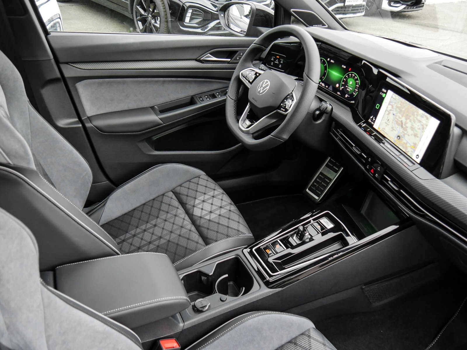 Volkswagen Golf Variant 2.0 TDI R-LINE DSG