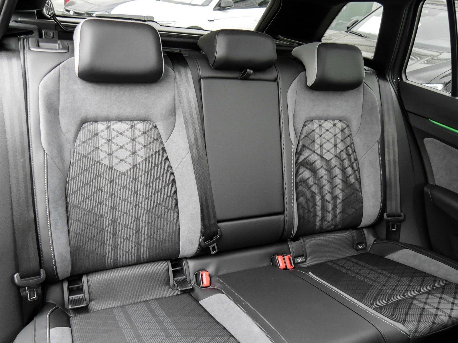 Volkswagen Golf Variant 2.0 TDI R-LINE DSG