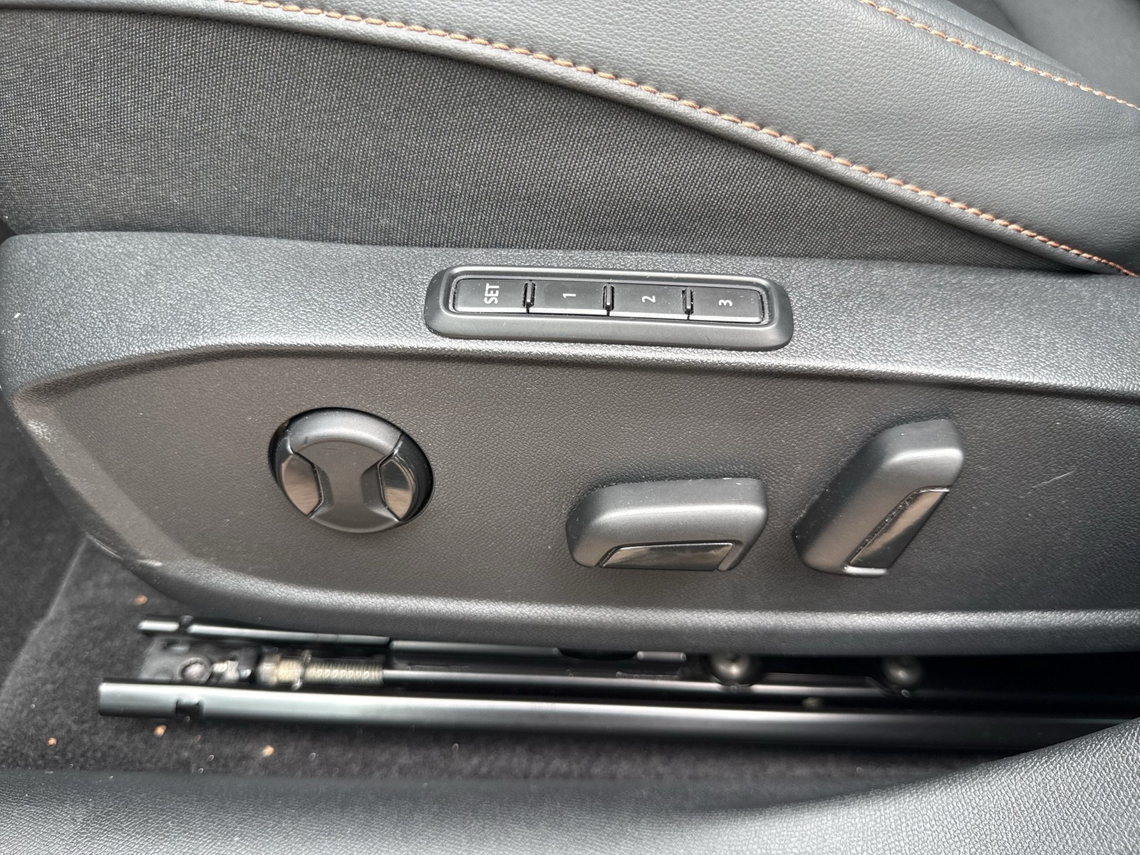 Cupra Leon ST 1.5 eTSI BEATS KAMERA ALU18 eKLAPPE NAVI