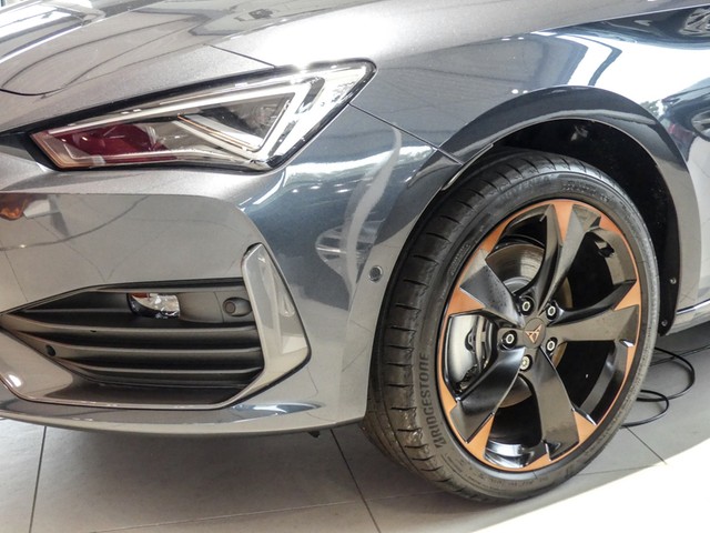 Cupra Leon ST 1.5 eTSI BEATS KAMERA ALU18 eKLAPPE NAVI