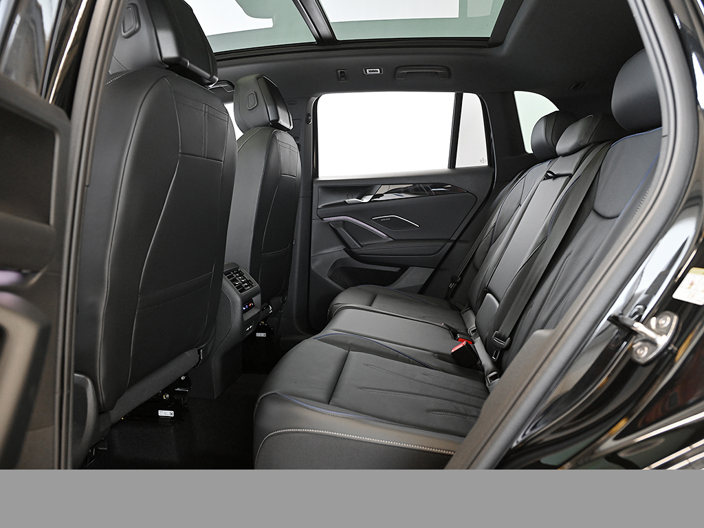 Volkswagen Tiguan 2.0 R-LINE 4X4 NEUESMODELL LEDER PANO 20Z