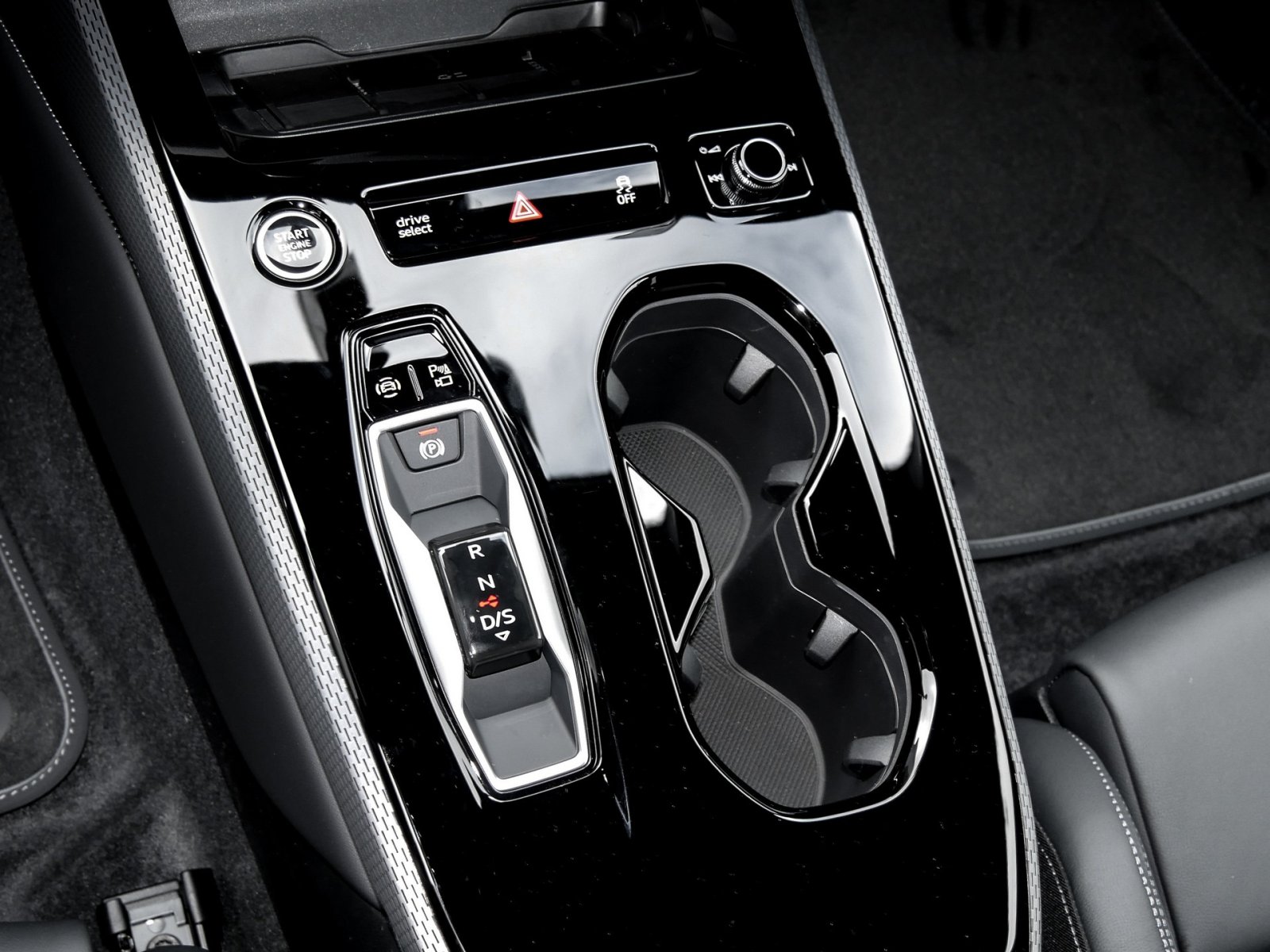 Audi A5 Avant S LINE AHK 360CAM ACC LM19 EKLAPPE NAVI