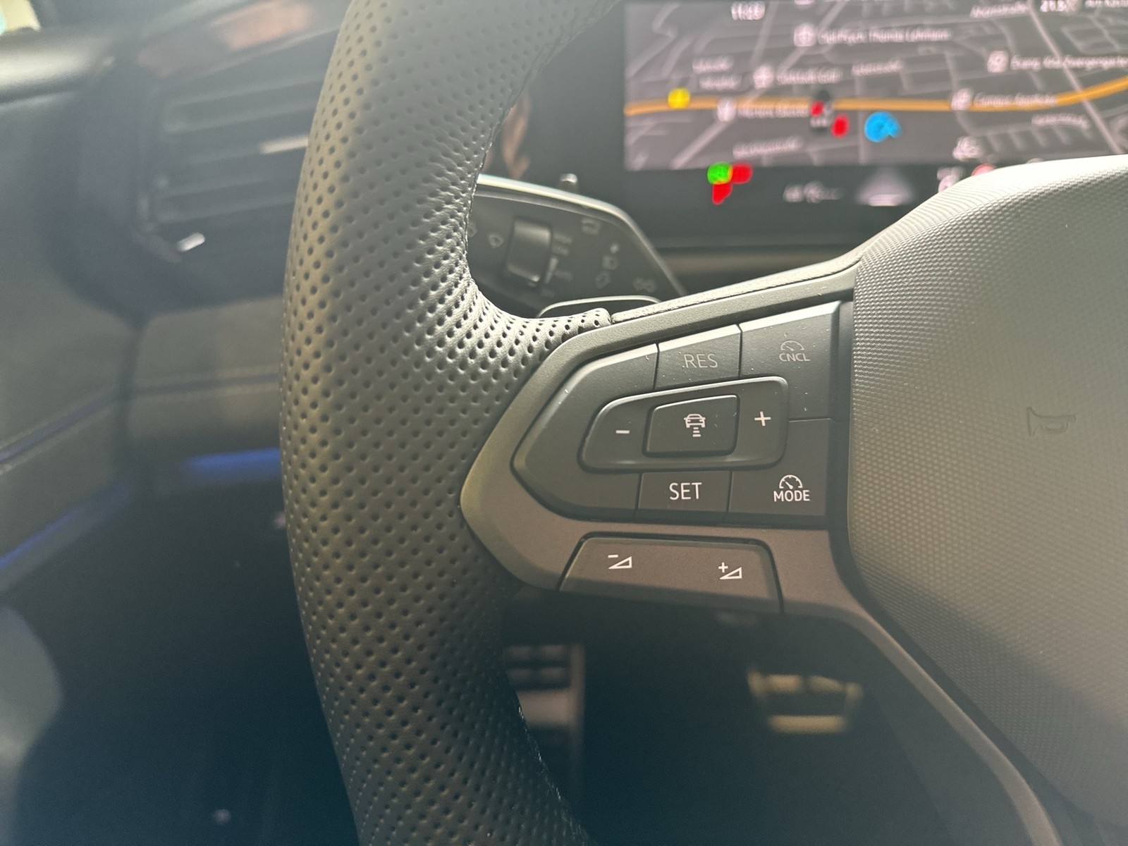 Volkswagen Tiguan 2.0 R-LINE DSG