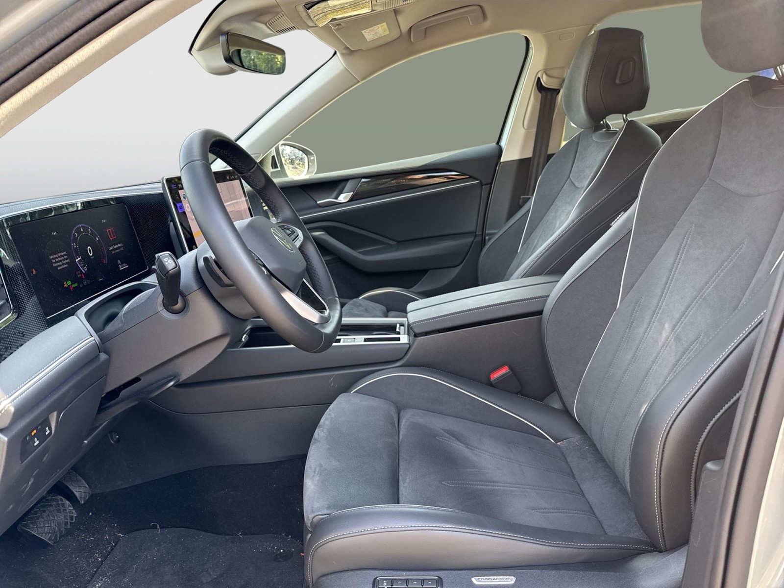 Volkswagen Passat Variant 1.5 eTSI BUSINESS AHK 360°CAM ACC
