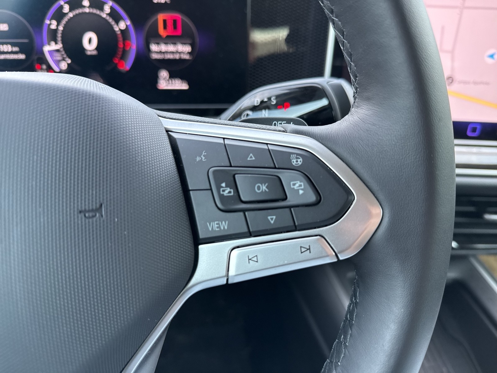 Volkswagen Passat Variant 1.5 eTSI BUSINESS AHK 360°CAM ACC