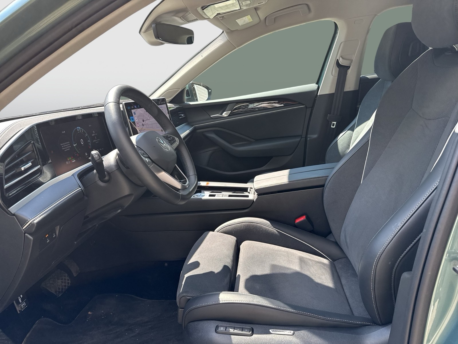 Volkswagen Passat Variant 1.5 HYBRID BUSINESS AHK 360°CAM