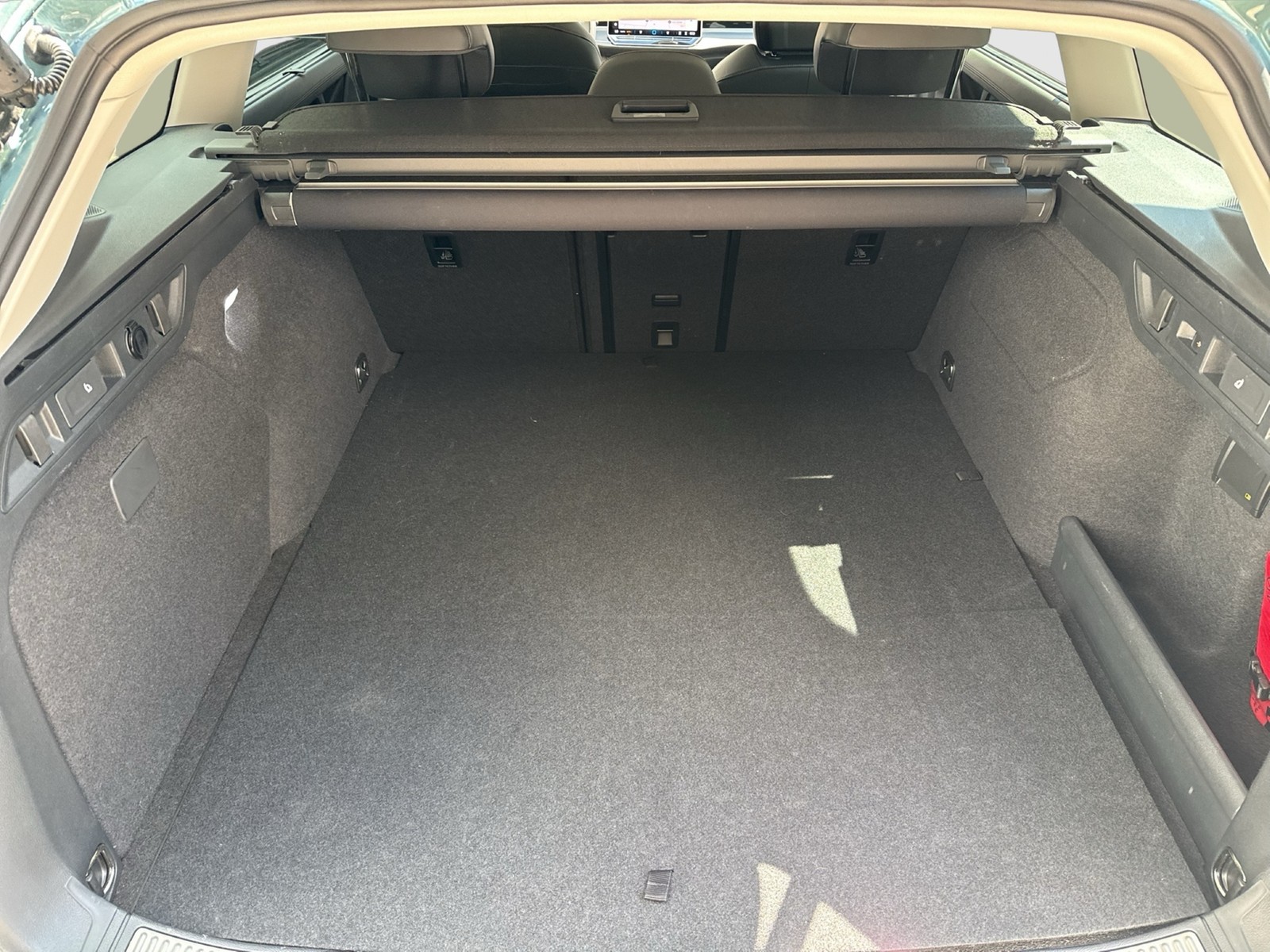 Volkswagen Passat Variant 1.5 HYBRID BUSINESS AHK 360°CAM