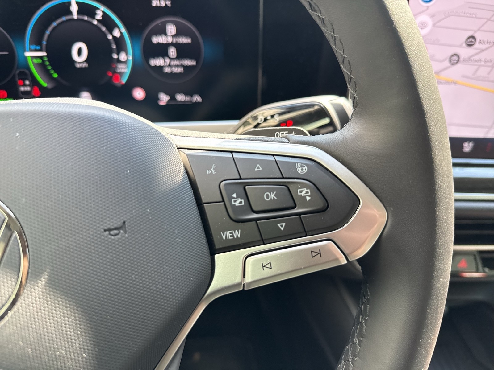 Volkswagen Passat Variant 1.5 HYBRID BUSINESS AHK 360°CAM