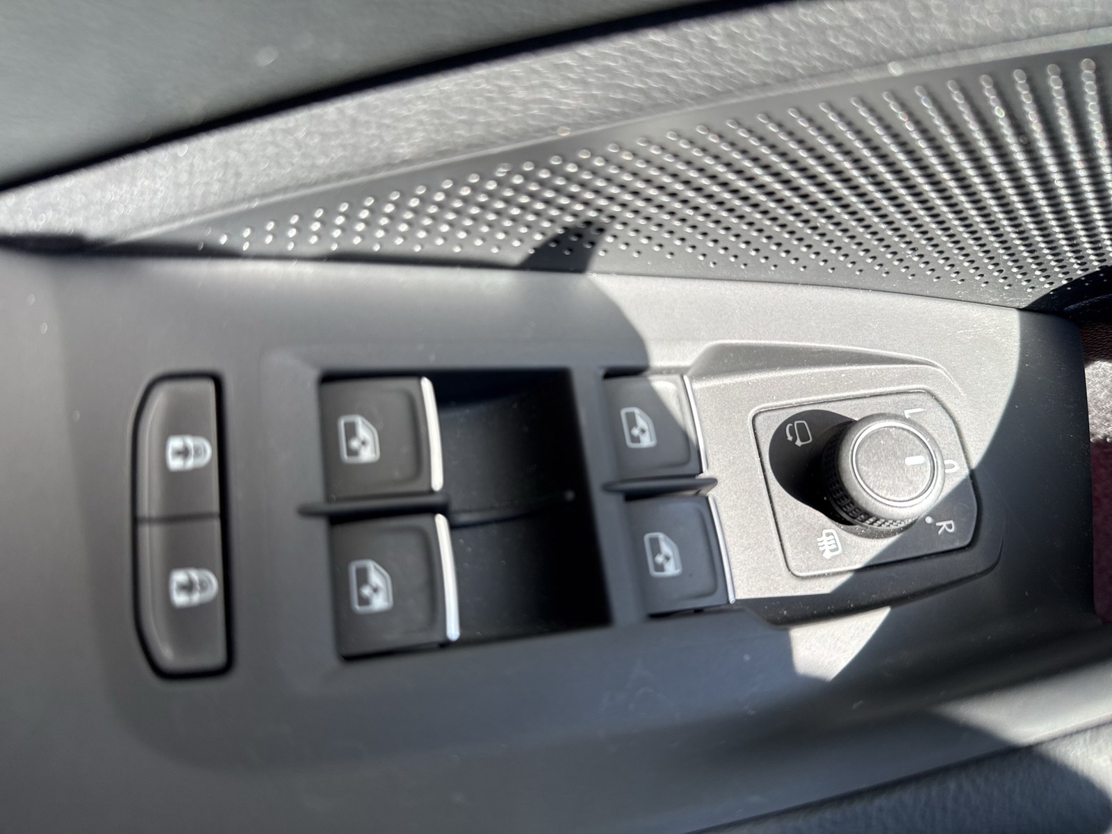 Volkswagen Passat Variant 1.5 HYBRID BUSINESS AHK 360°CAM