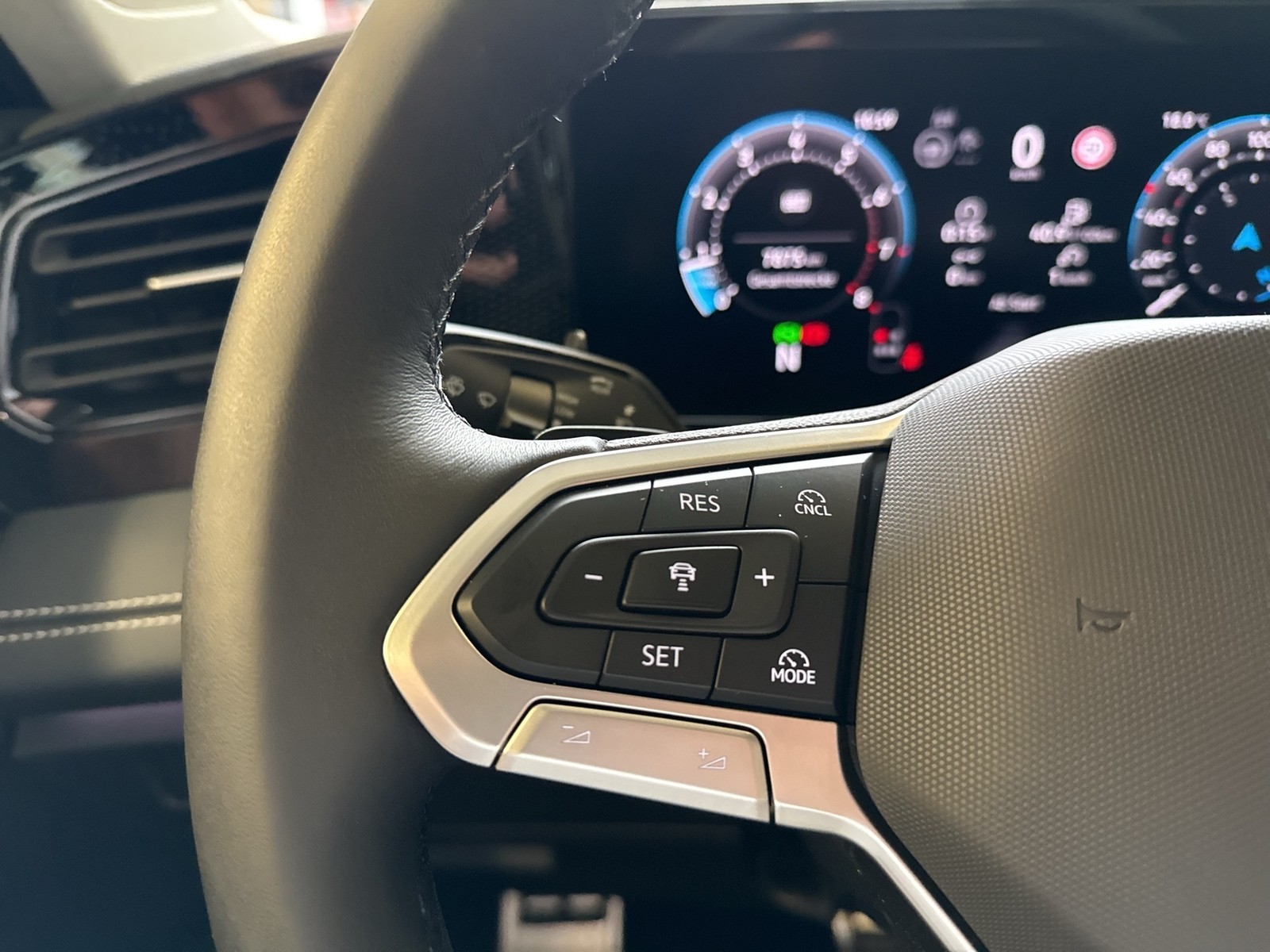 Volkswagen Tiguan 2.0 GOAL 4X4 STANDHZ. AHK 360CAM ACC NAVI