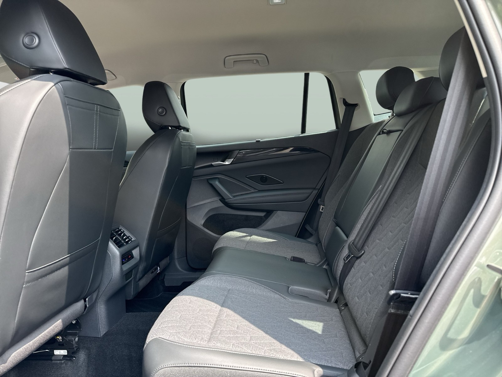 Volkswagen Tayron 1.5 HYBRID LIFE AHK CAM ACC LM18 CARPLAY