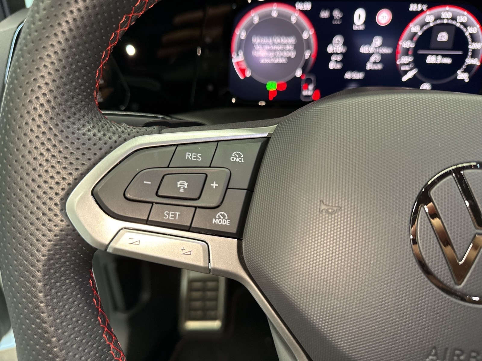 Volkswagen Golf VIII 2.0 GTI CLUBSPORT BLACK STYLE CAM LM18
