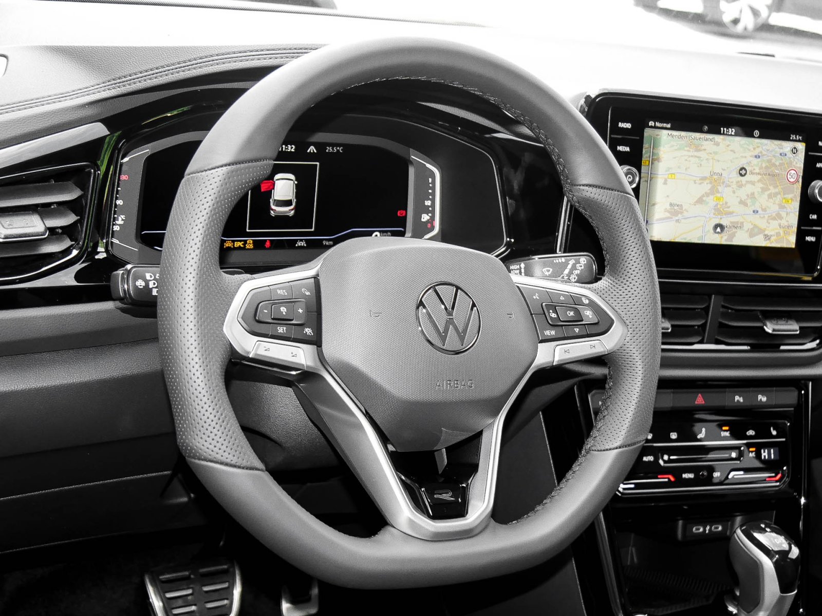Volkswagen T-Roc 1.5 R-LINE DSG NAVI PANO BLACKSTYLE AHK