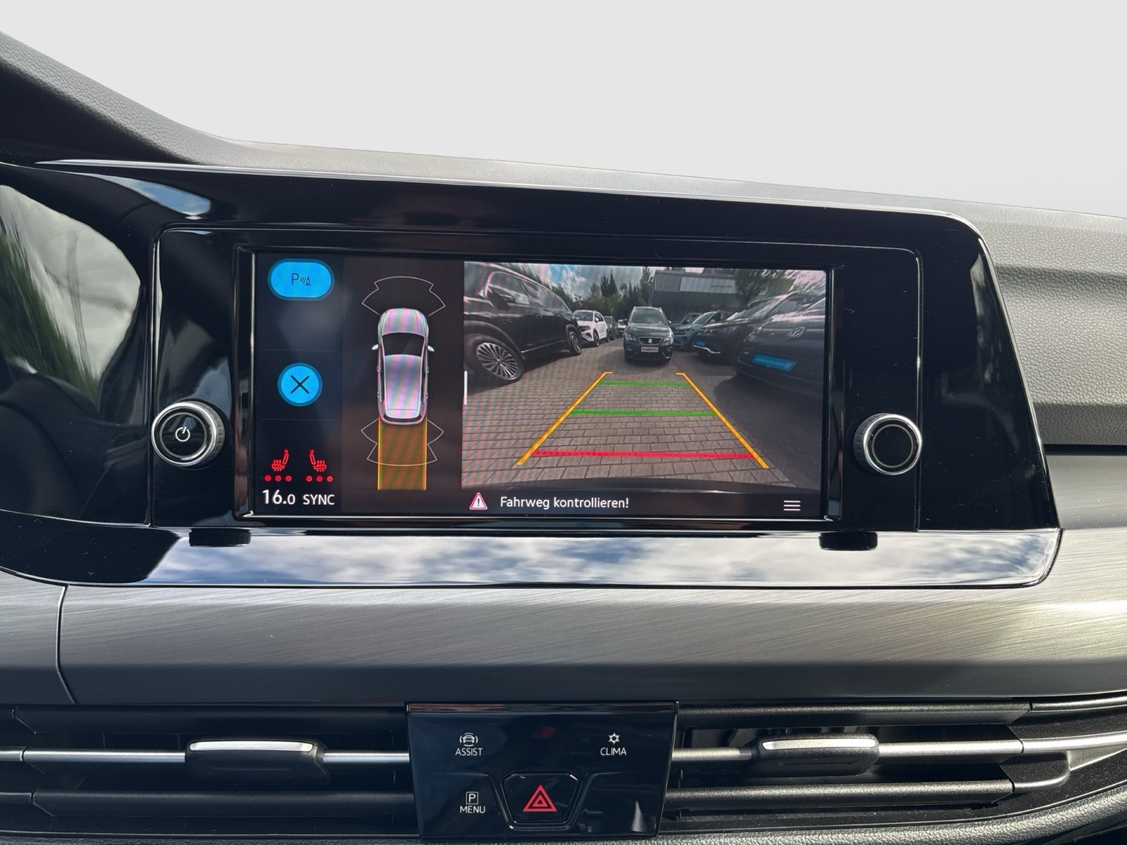 Volkswagen Golf VIII 1.5 eTSI STYLE CAM ACC LM17 CARPLAY