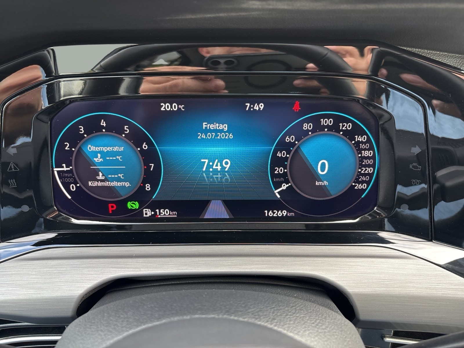 Volkswagen Golf VIII 1.5 eTSI STYLE CAM ACC LM17 CARPLAY