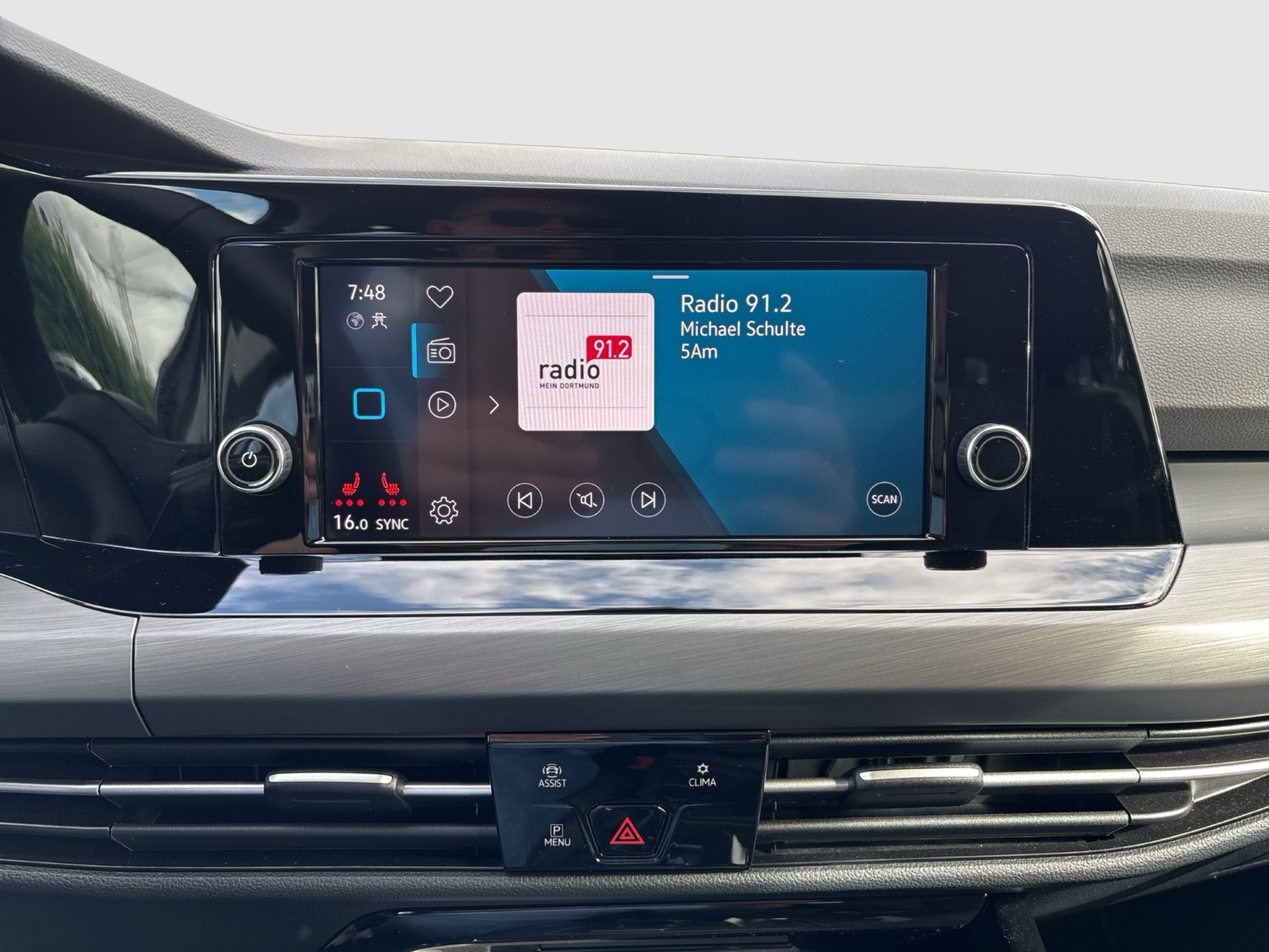 Volkswagen Golf VIII 1.5 eTSI STYLE CAM ACC LM17 CARPLAY